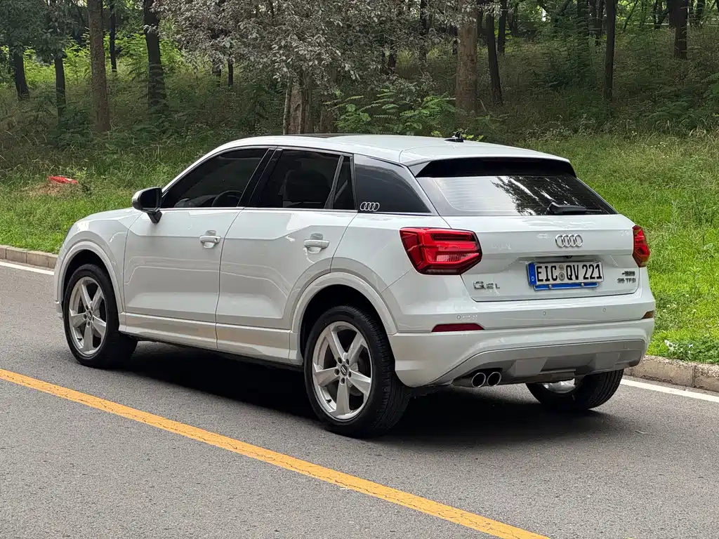Audi Q2L 2020 — фото 15