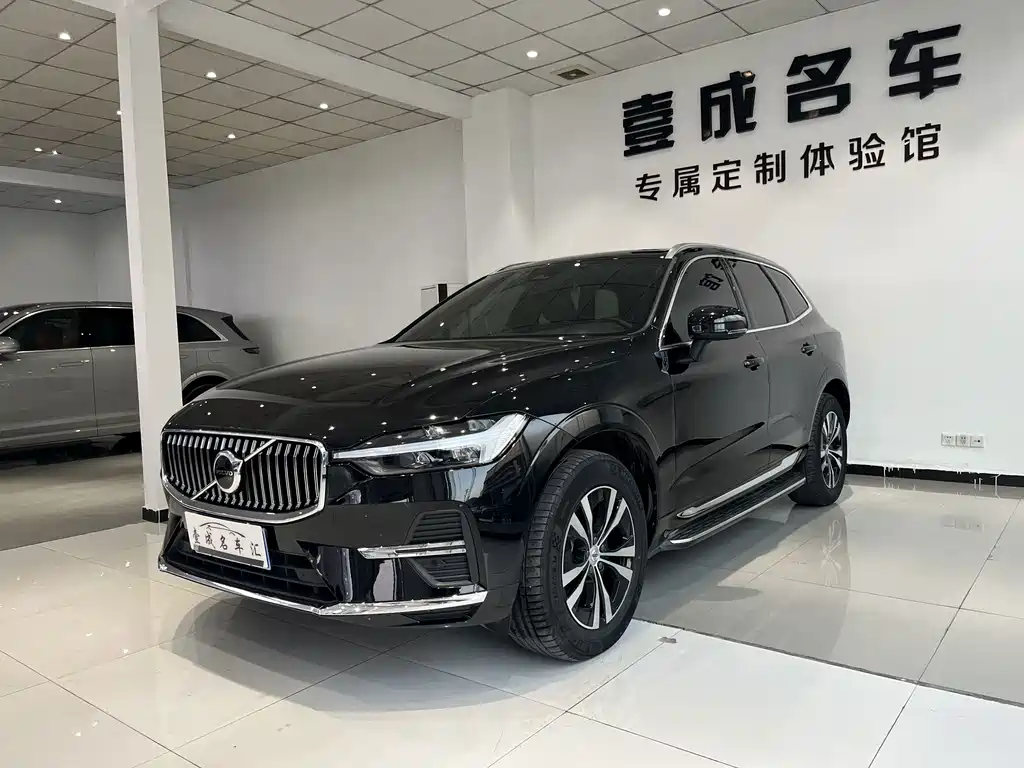 Volvo XC60 2025