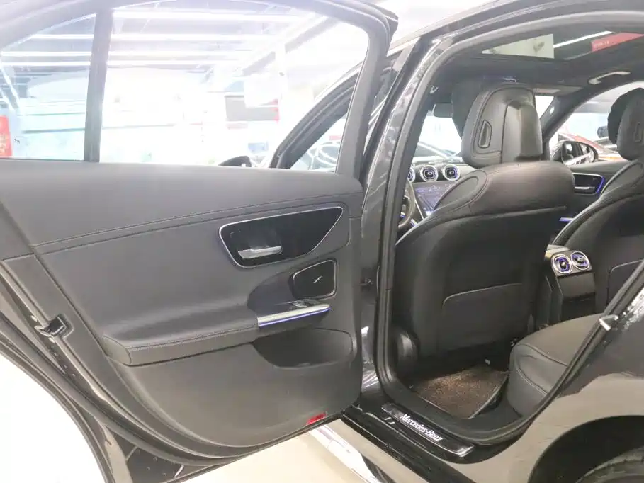 Mercedes-Benz C-Class 2023 — фото 14
