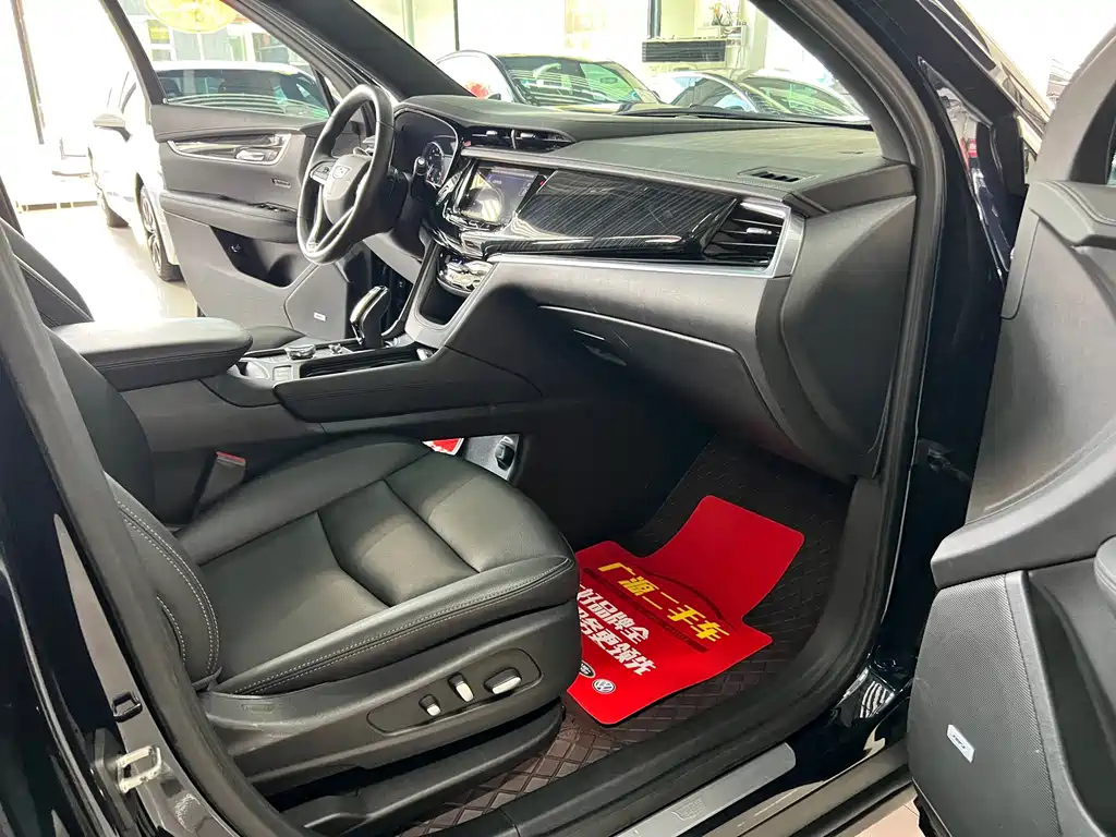 Cadillac XT6 2022 — фото 9