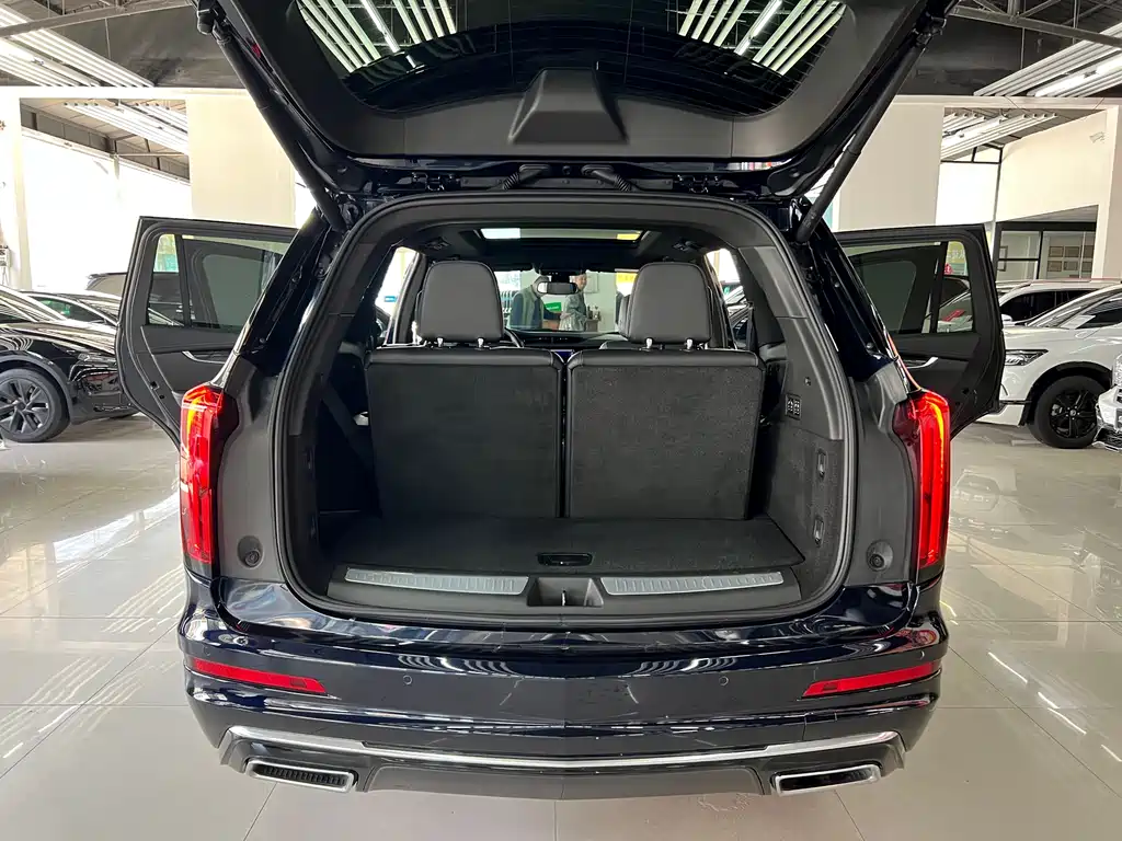 Cadillac XT6 2022 — фото 21