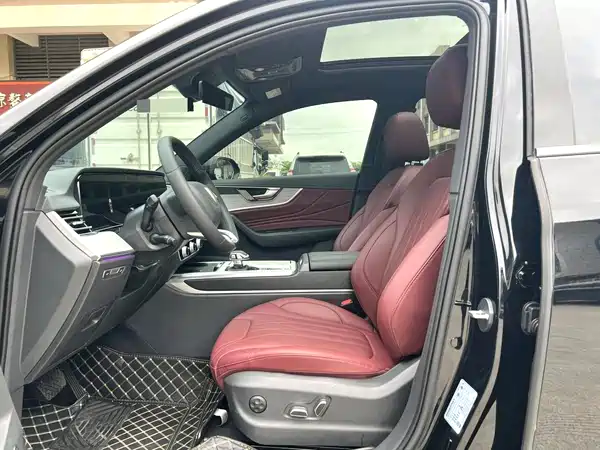 Hongqi HS5 2025