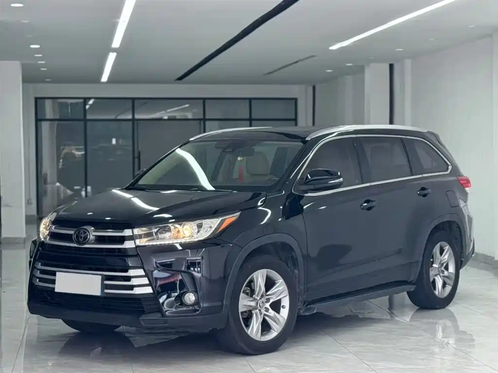 Toyota Highlander 2019 — фото 1