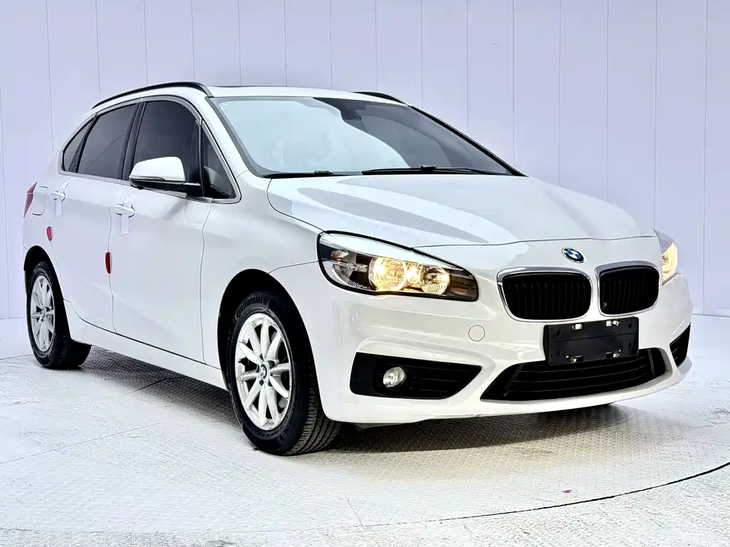 BMW 2 Series Active Tourer 2018 — фото 2