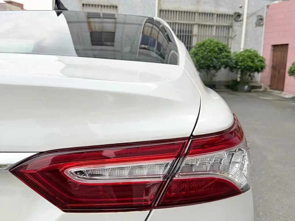 Toyota Camry 2023 — фото 13