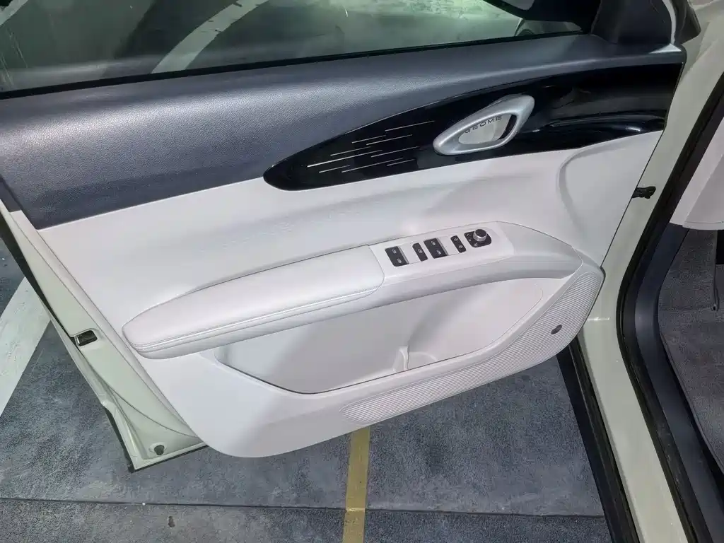 Geely Galaxy Starwish 2025 — фото 8