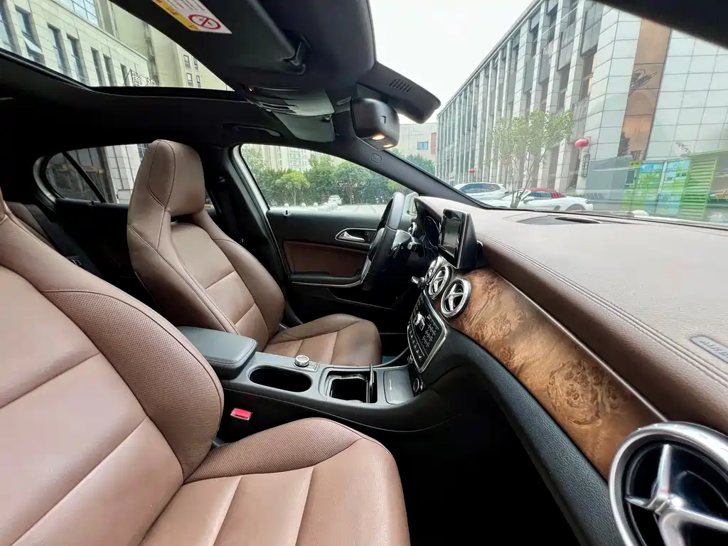Mercedes-Benz GLA 2015 — фото 26