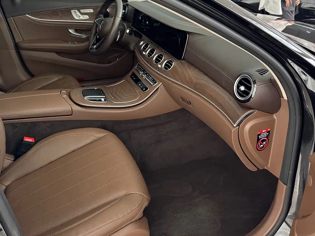 Mercedes-Benz E-Class 2020 — фото 10