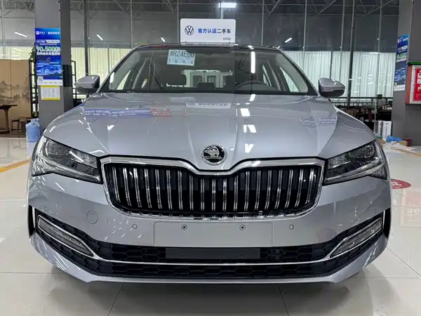 Skoda Superb 2025