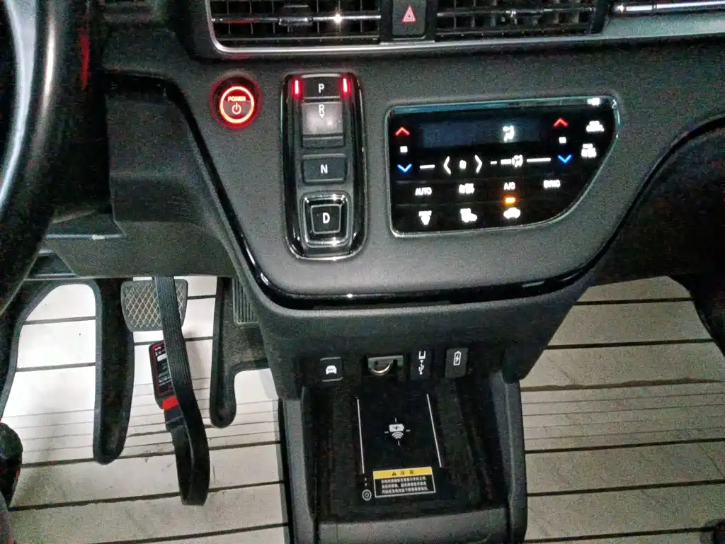 Honda Odyssey 2022 — фото 10