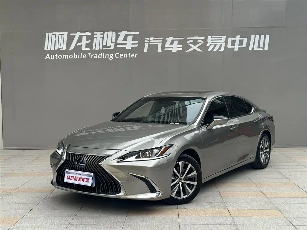 Lexus ES 2021 — фото 1