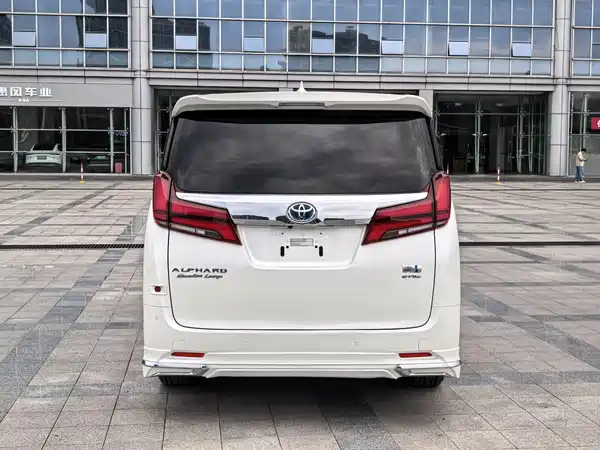 Toyota Alphard 2021