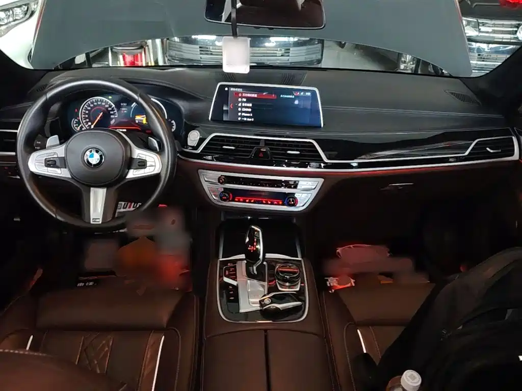 BMW 7 Series 2018 — фото 10