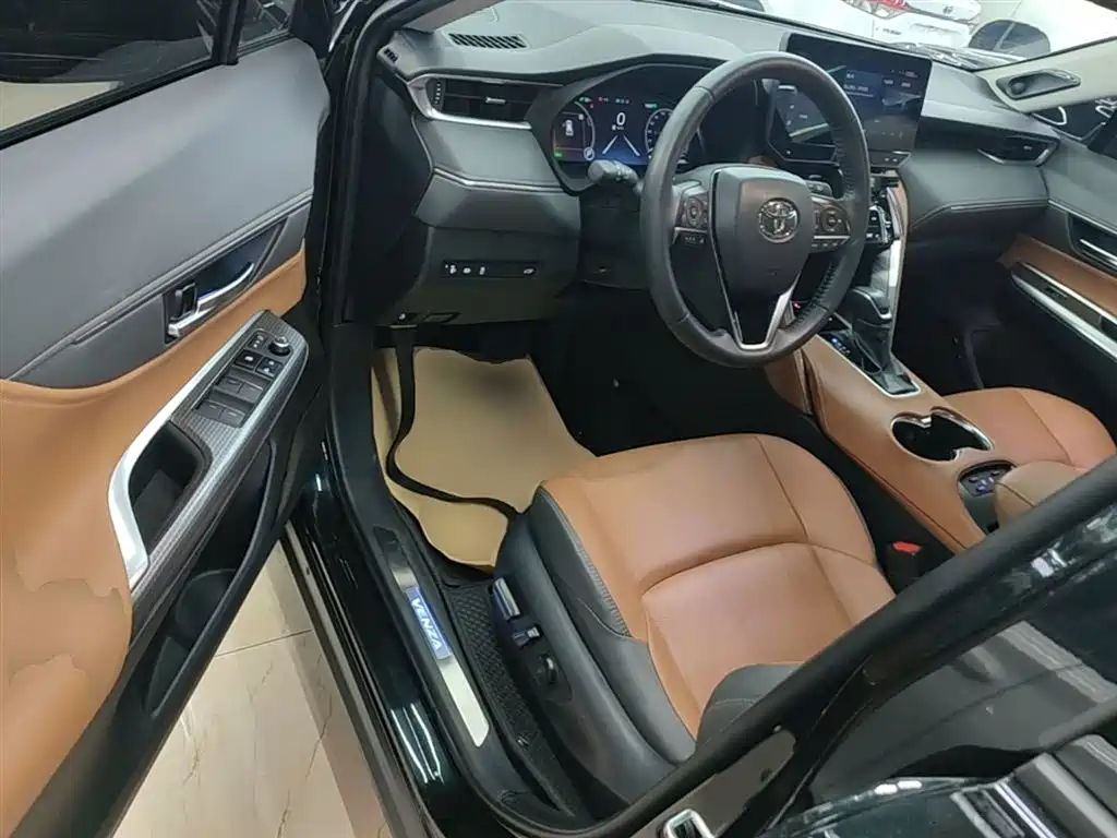 Toyota Venza 2023 — фото 16