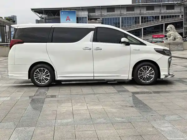 Toyota Alphard 2021