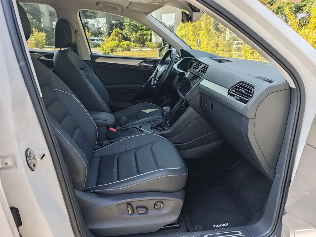 Volkswagen Tiguan L New Energy 2020 — фото 11