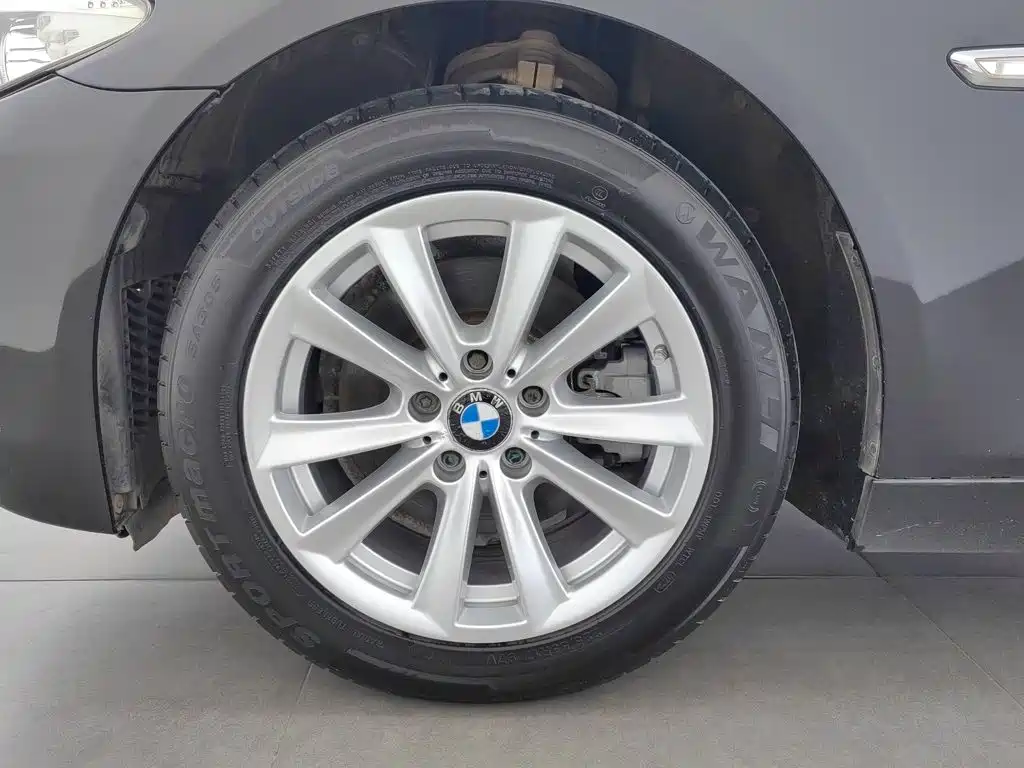 BMW 5 Series 2013 — фото 17