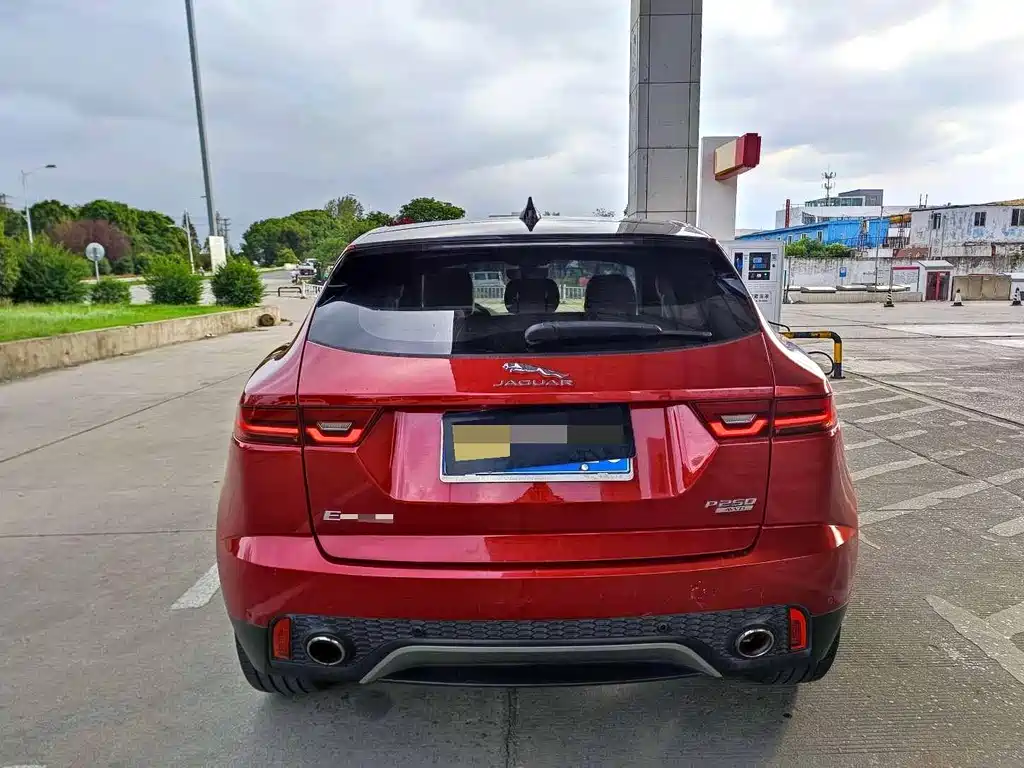Jaguar E-PACE 2019 — фото 20