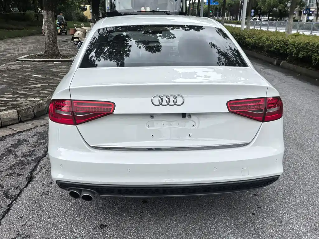Audi A4L 2015 — фото 10