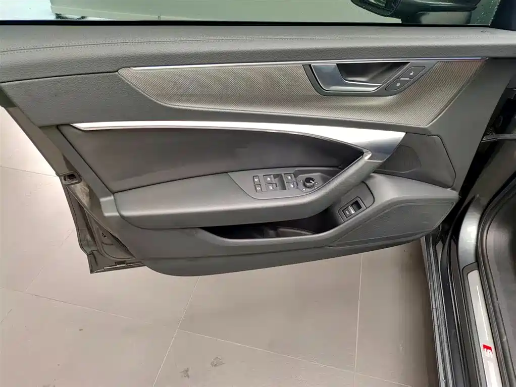 Audi A6L 2021 — фото 20