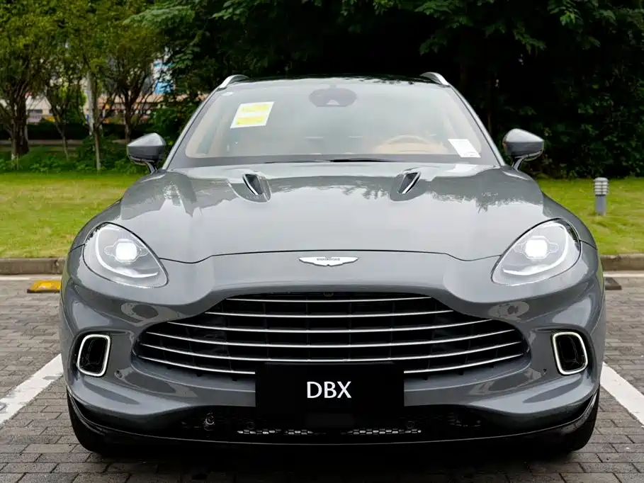 Aston Martin DBX — фото 2