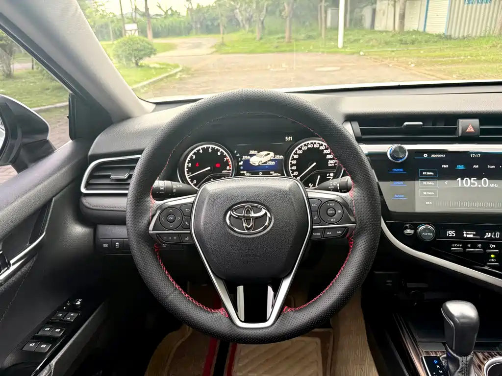 Toyota Camry 2020 — фото 17