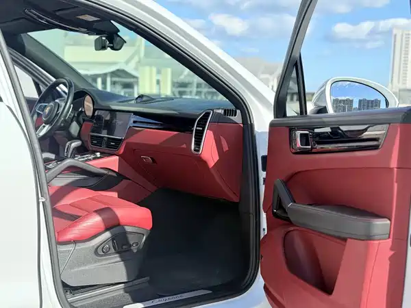Porsche Cayenne 2022