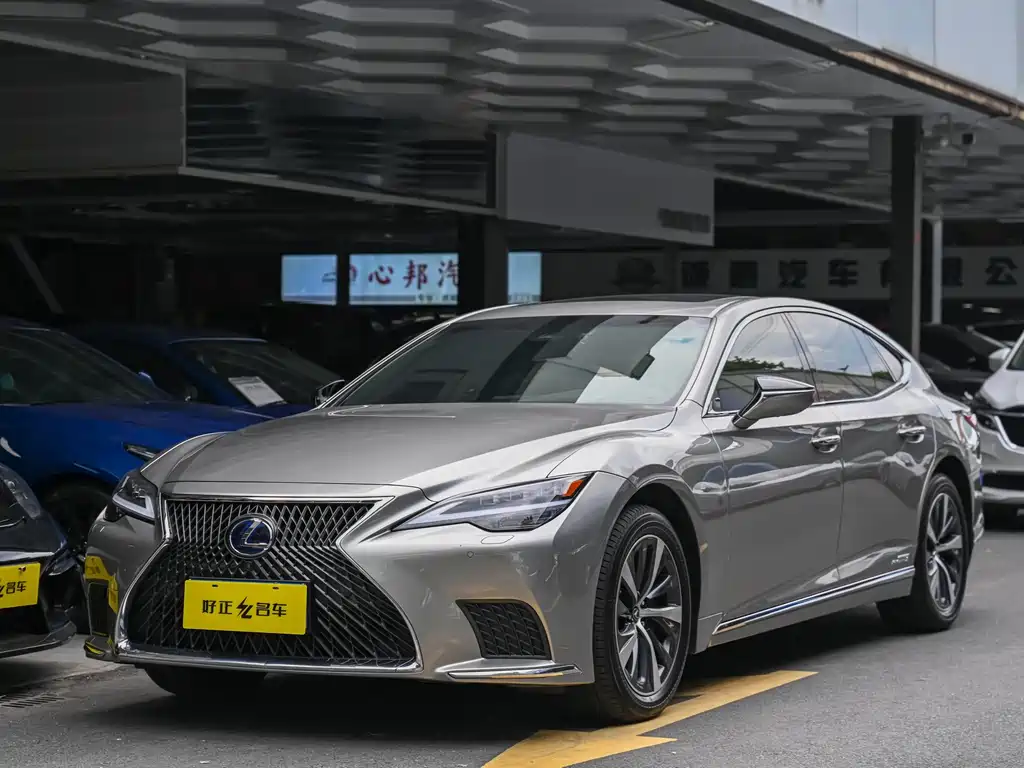 Lexus LS 2021