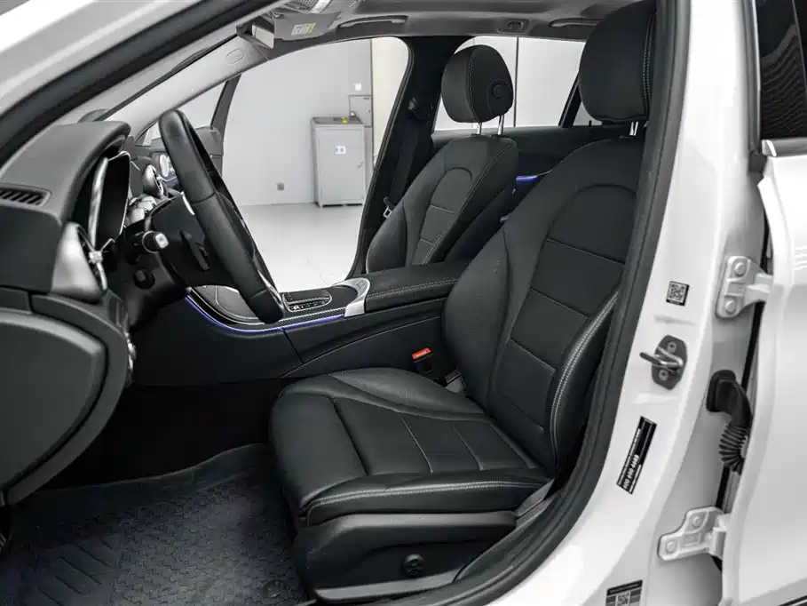 Mercedes-Benz C-Class 2021 — фото 24