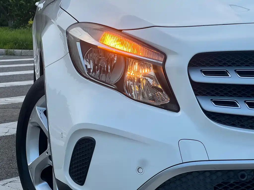 Mercedes-Benz GLA 2017 — фото 18