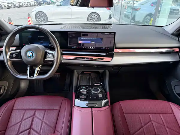 BMW i5 2024
