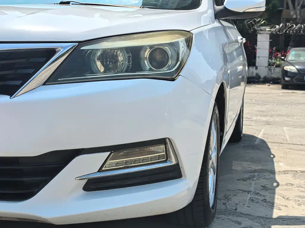Changan V7 2017 — фото 15