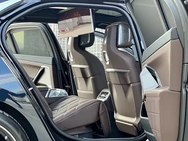 BMW 7 Series 2024