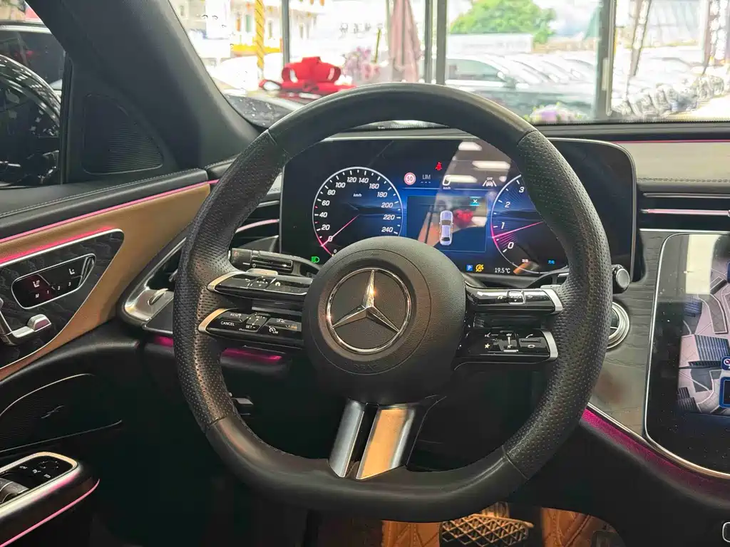 Mercedes-Benz E-Class 2024