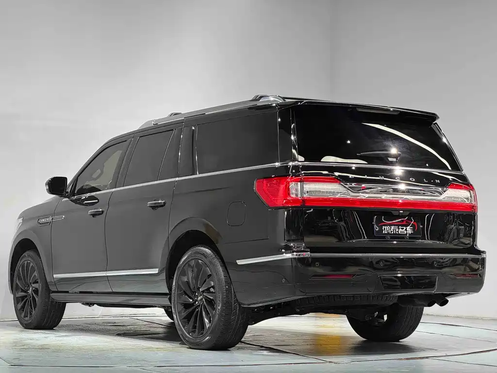 Lincoln Navigator 2021 — фото 22