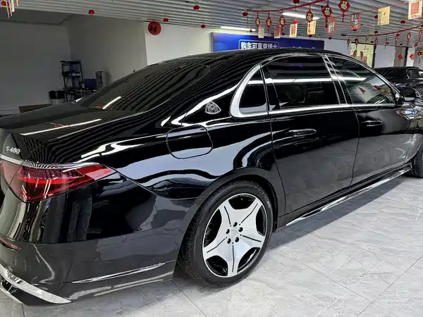 Mercedes-Benz S-Class 2012