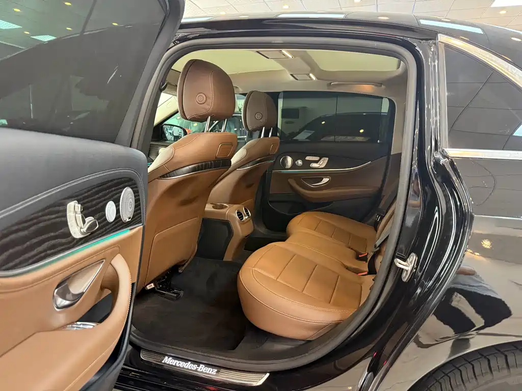 Mercedes-Benz E-Class 2020 — фото 14