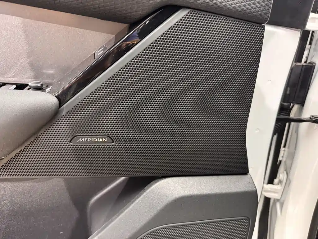 Land Rover Velar 2023 — фото 14