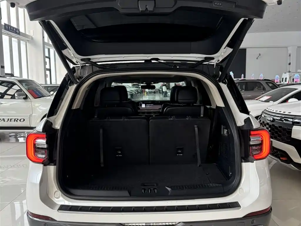 Ford Explorer 2023 — фото 2