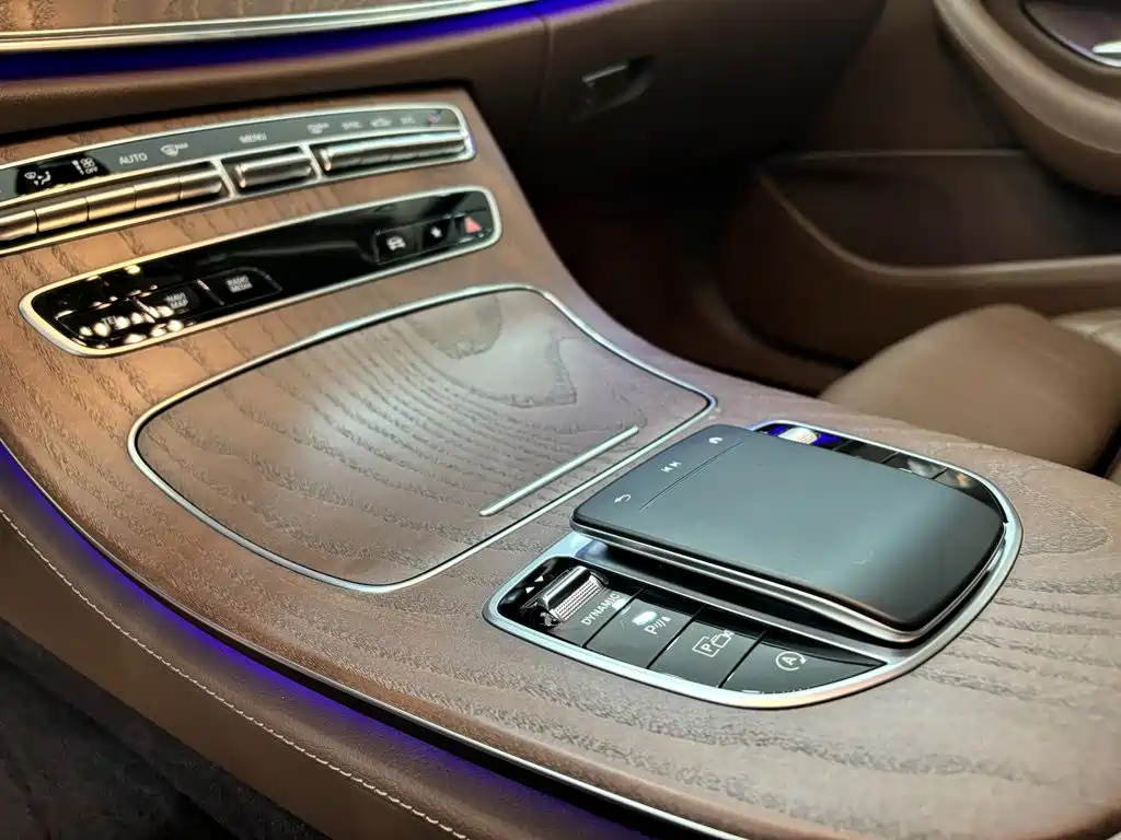 Mercedes-Benz E-Class 2022 — фото 21