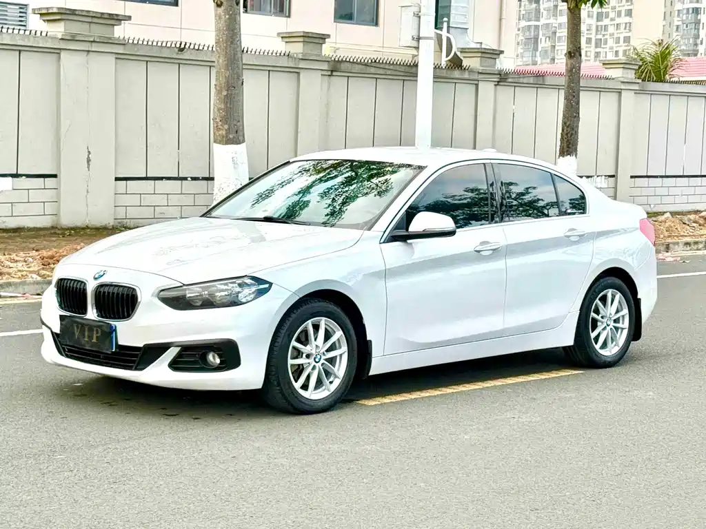 BMW 1 Series 2017 — фото 1