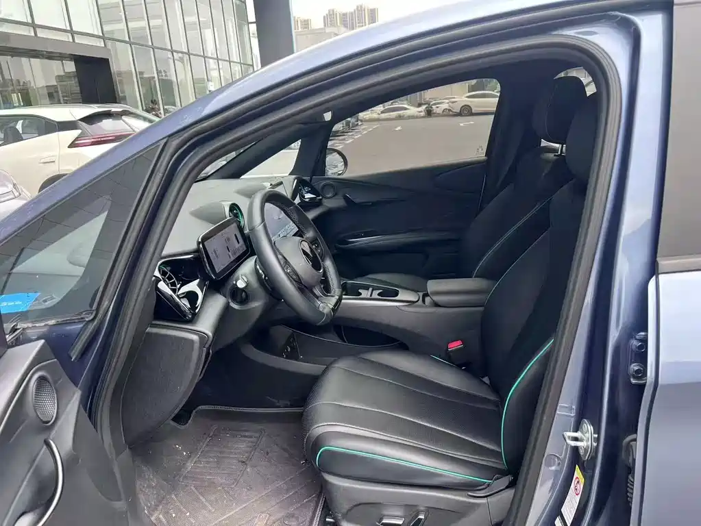 BYD Dolphin 2025