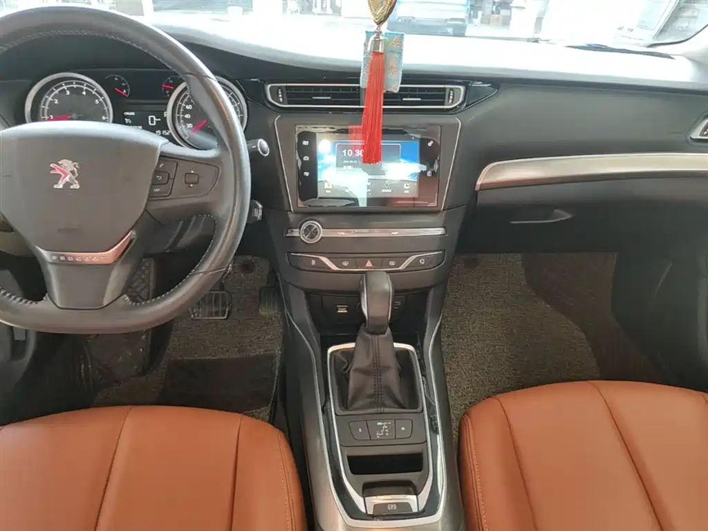 Peugeot 408 2015 — фото 13
