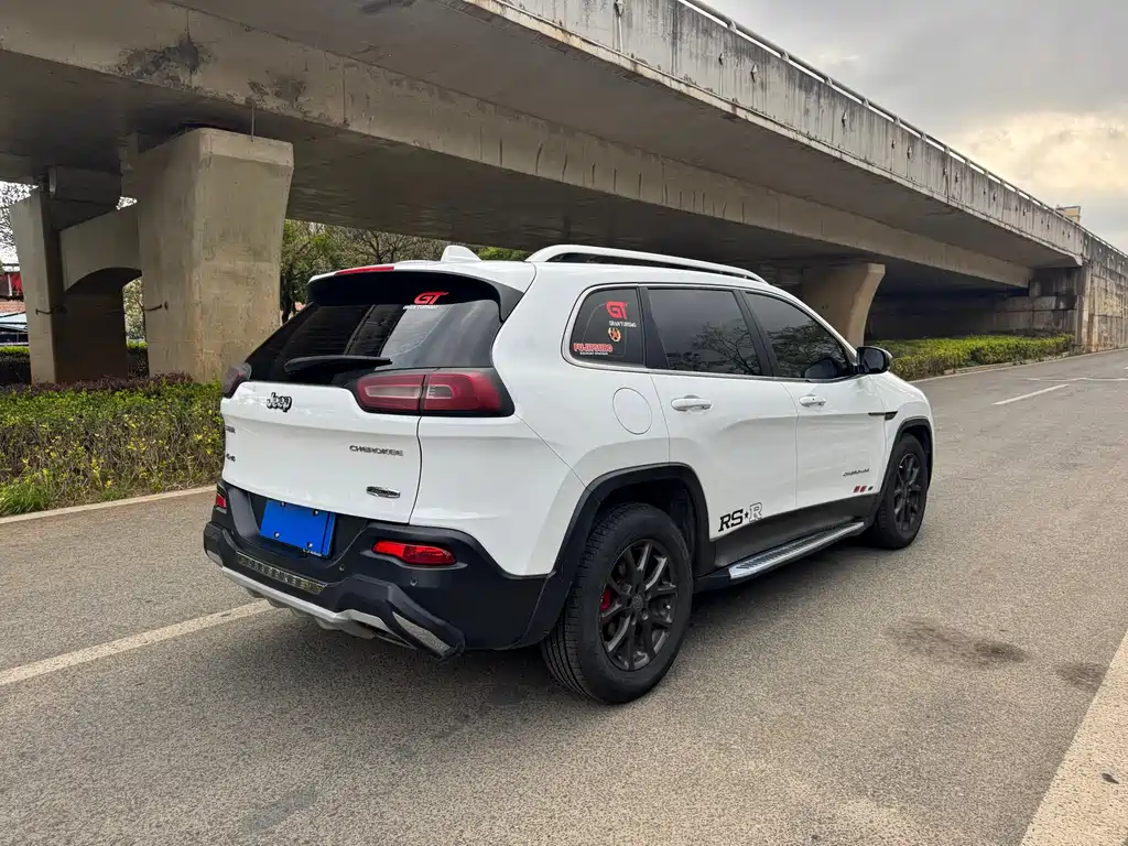Jeep Cherokee 2016 — фото 2