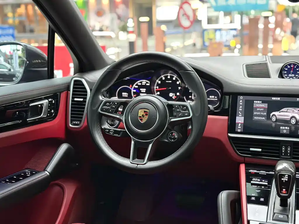 Porsche Cayenne 2020 — фото 11