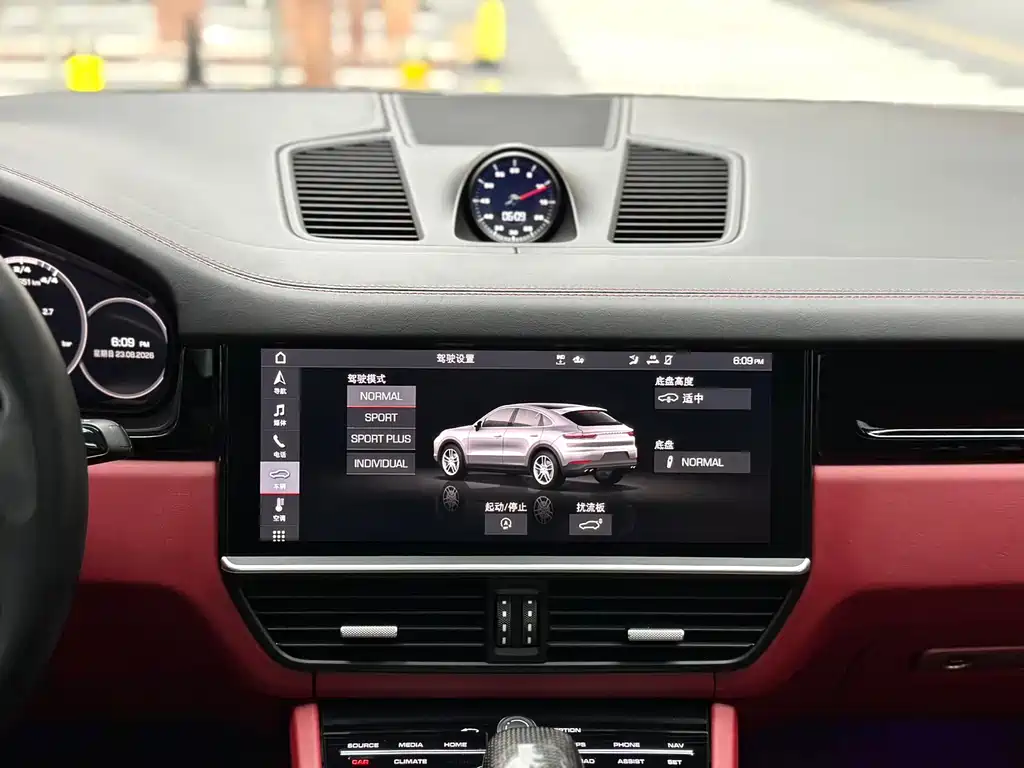 Porsche Cayenne 2020 — фото 12