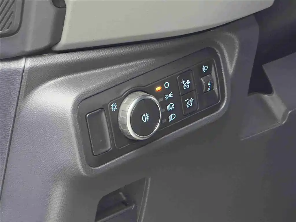 Ford Bronco 2025 — фото 17