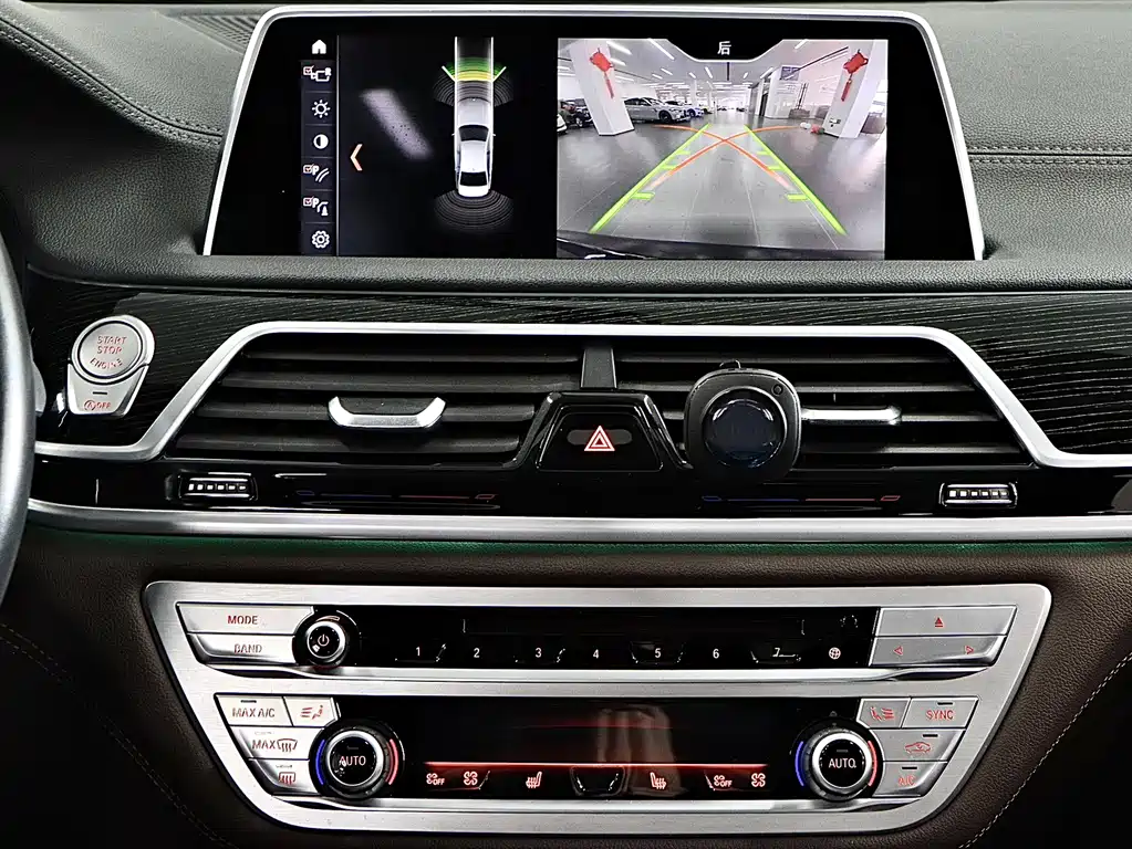 BMW 7 Series 2018 — фото 20