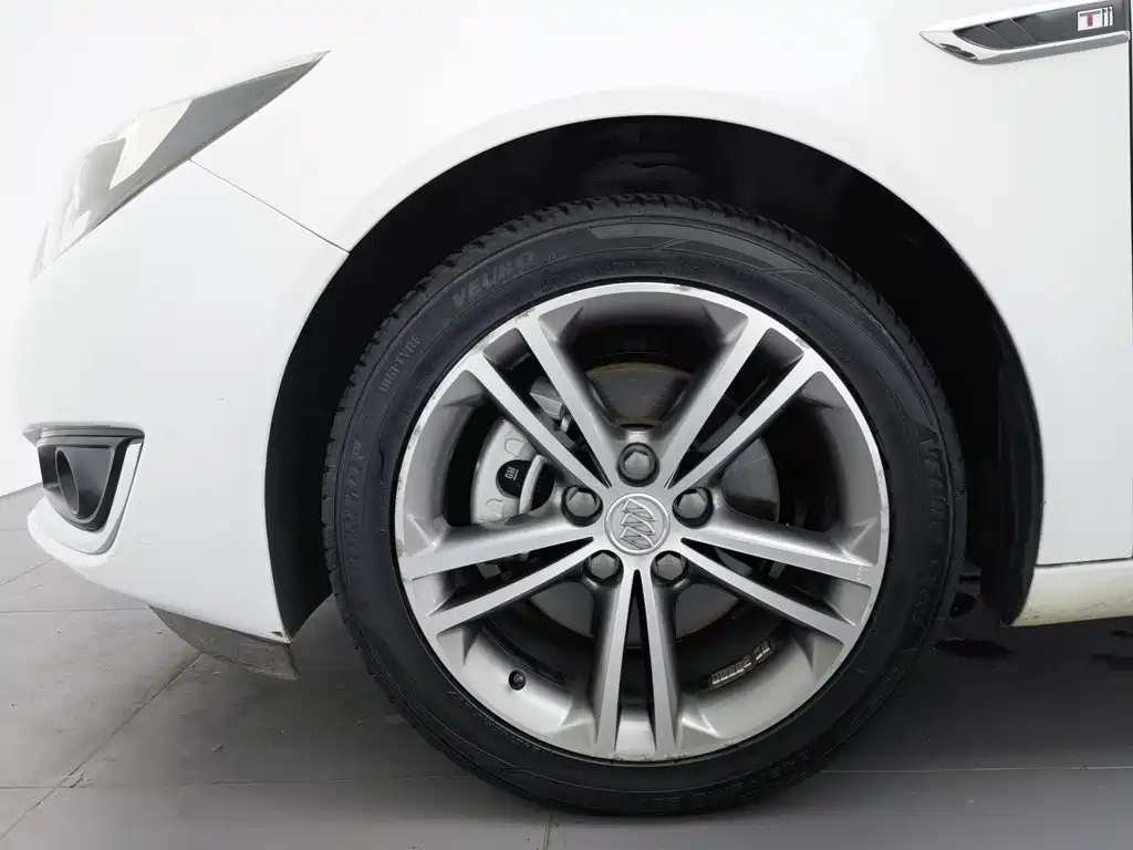 Buick Regal 2017 — фото 17