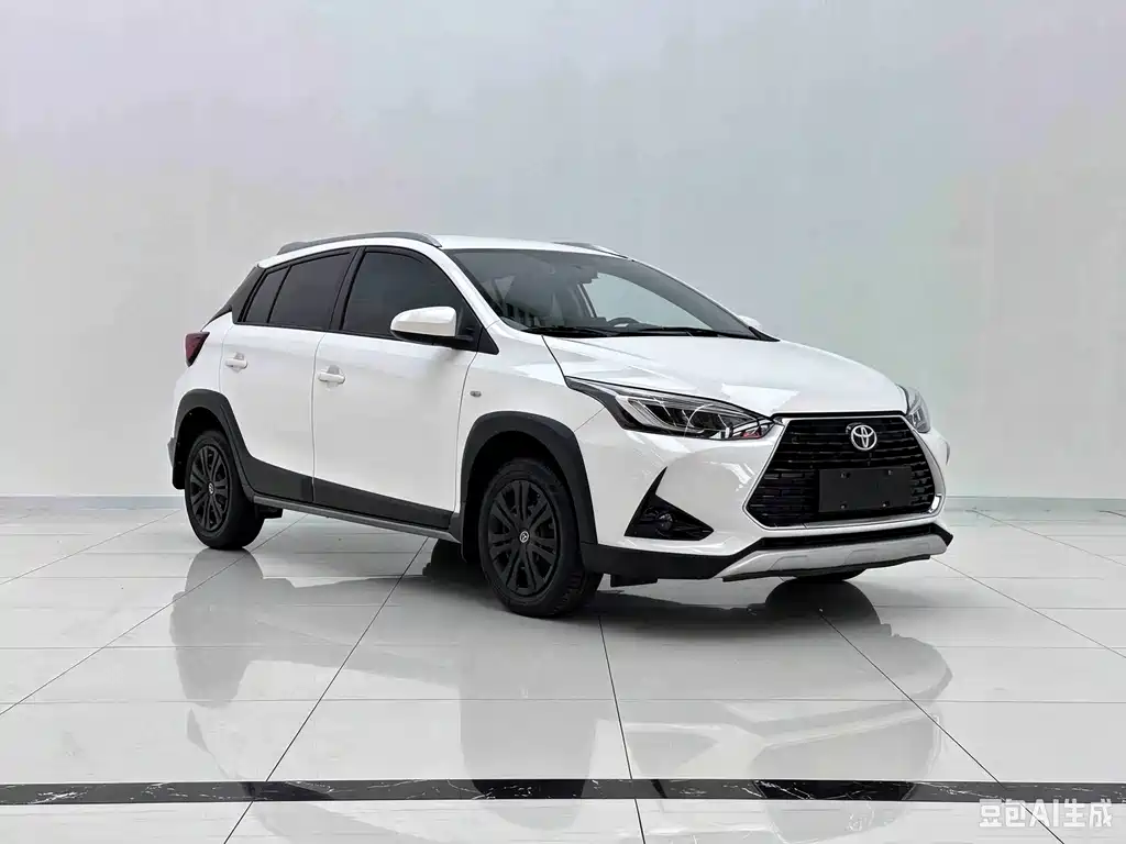 Toyota Yaris L 2024 — фото 1